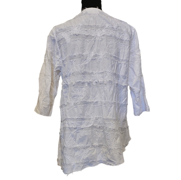 Lulu-B Asymmetrical Pull On Embroidered and Rag White Blouse 100% Cotton Size M - Picture 2 of 9